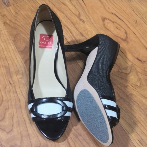 Oscar De La Renta Peep Toe Heels - Picture 4 of 11